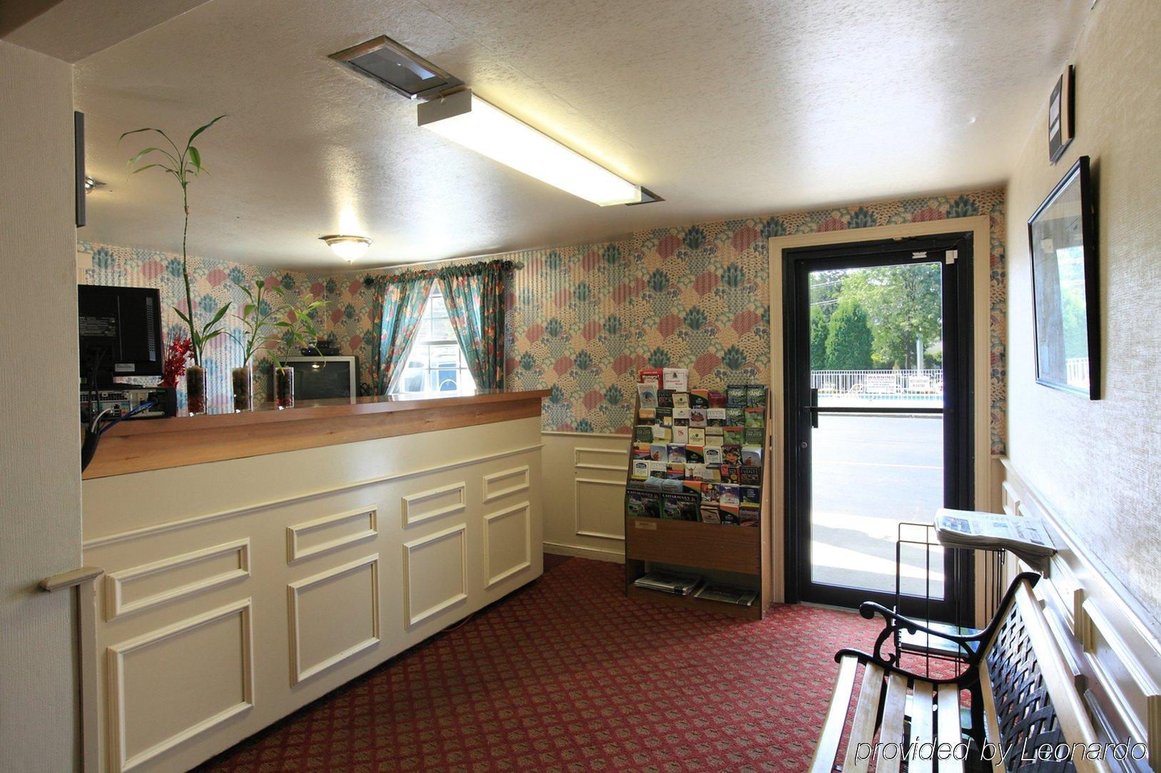 Colony Motel Jamestown Interior photo